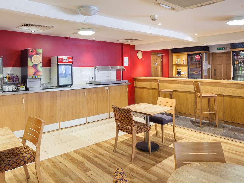 Travelodge Хейстингс Ресторант снимка